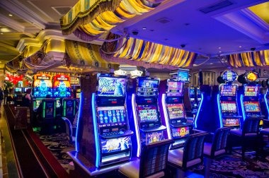 Domino QQ table layout showing betting zones and tile positions